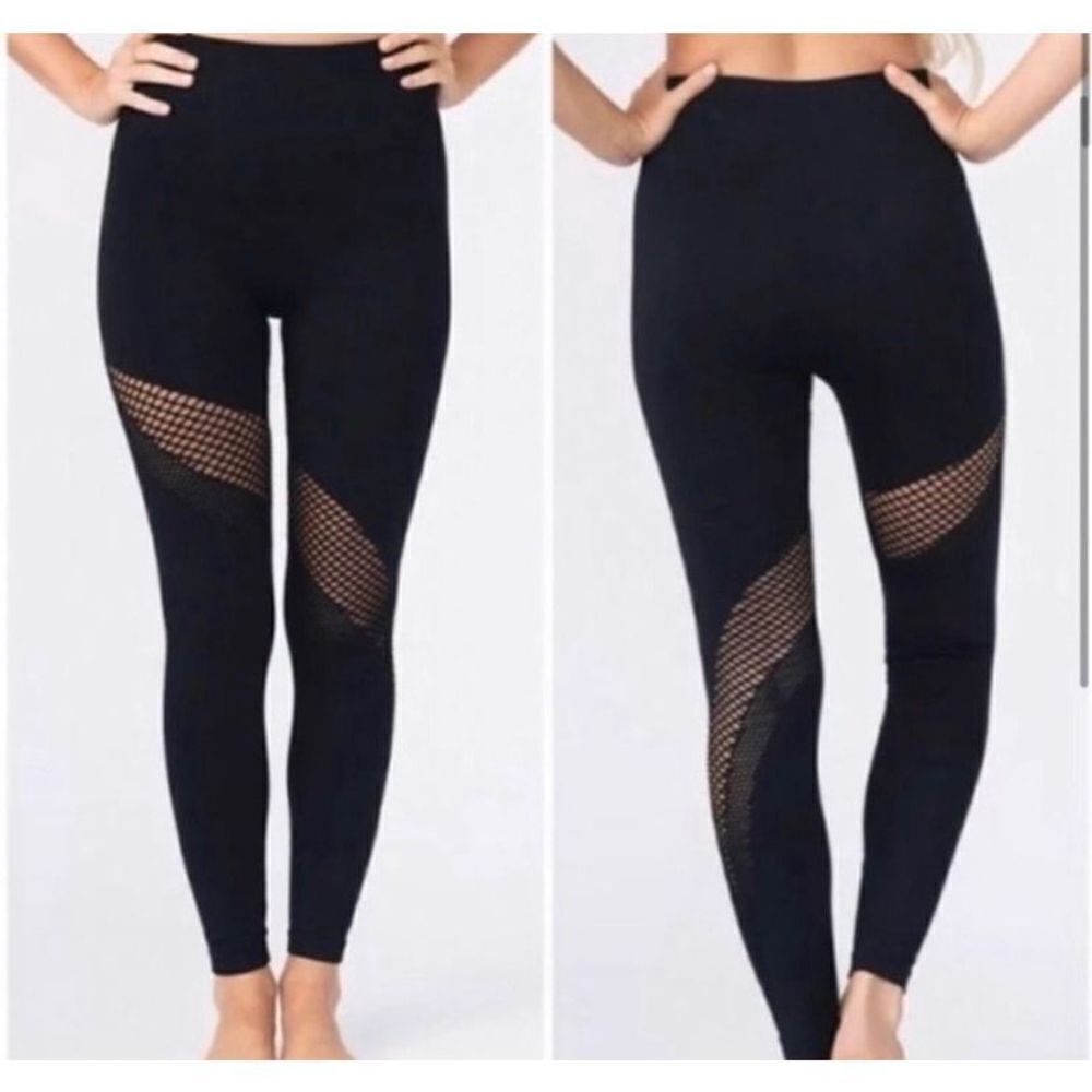 Zyia black cutaway high rise perforated XS high impact leggings